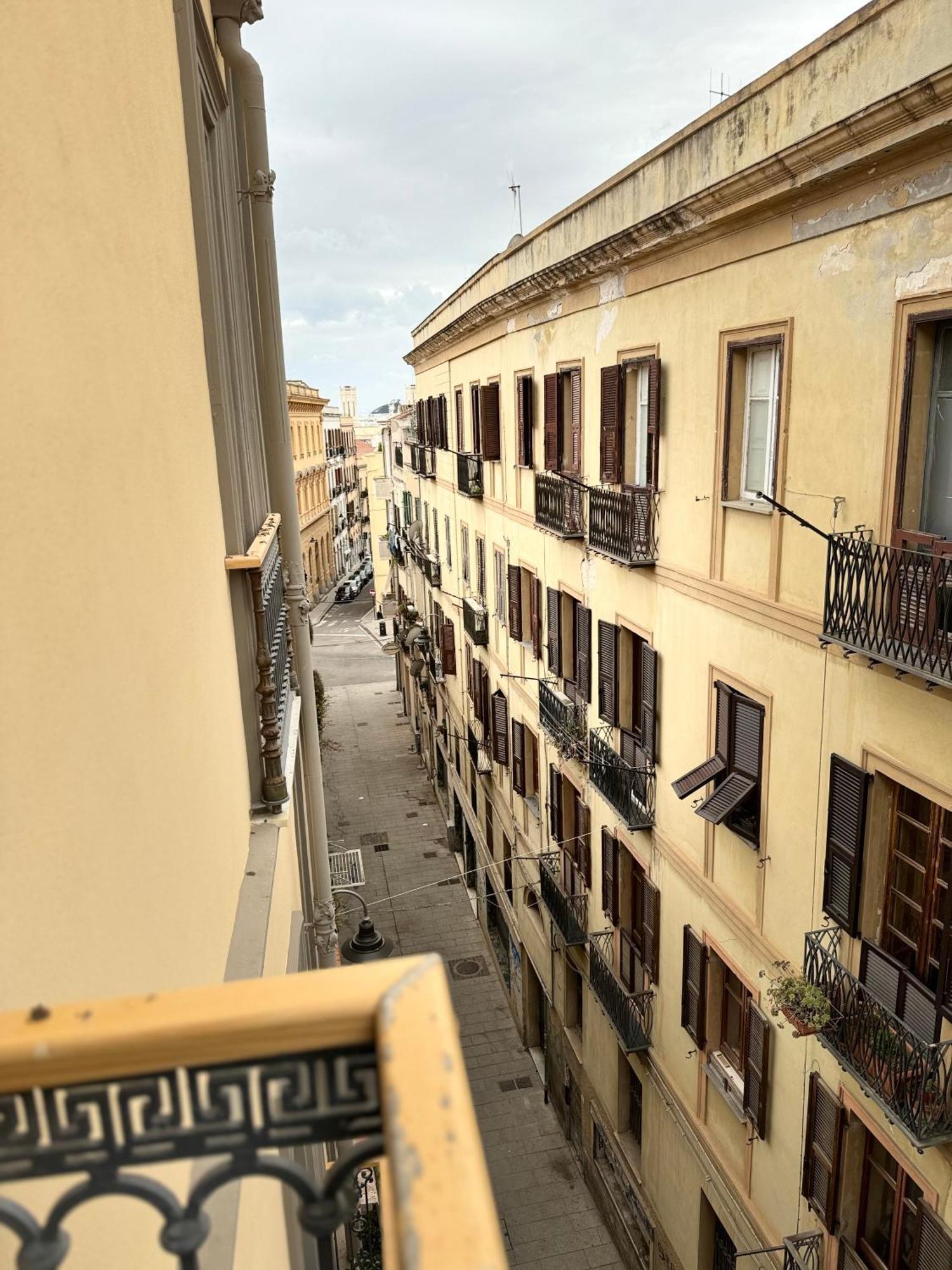 Fl Apartments Nel Corso Cagliari Buitenkant foto
