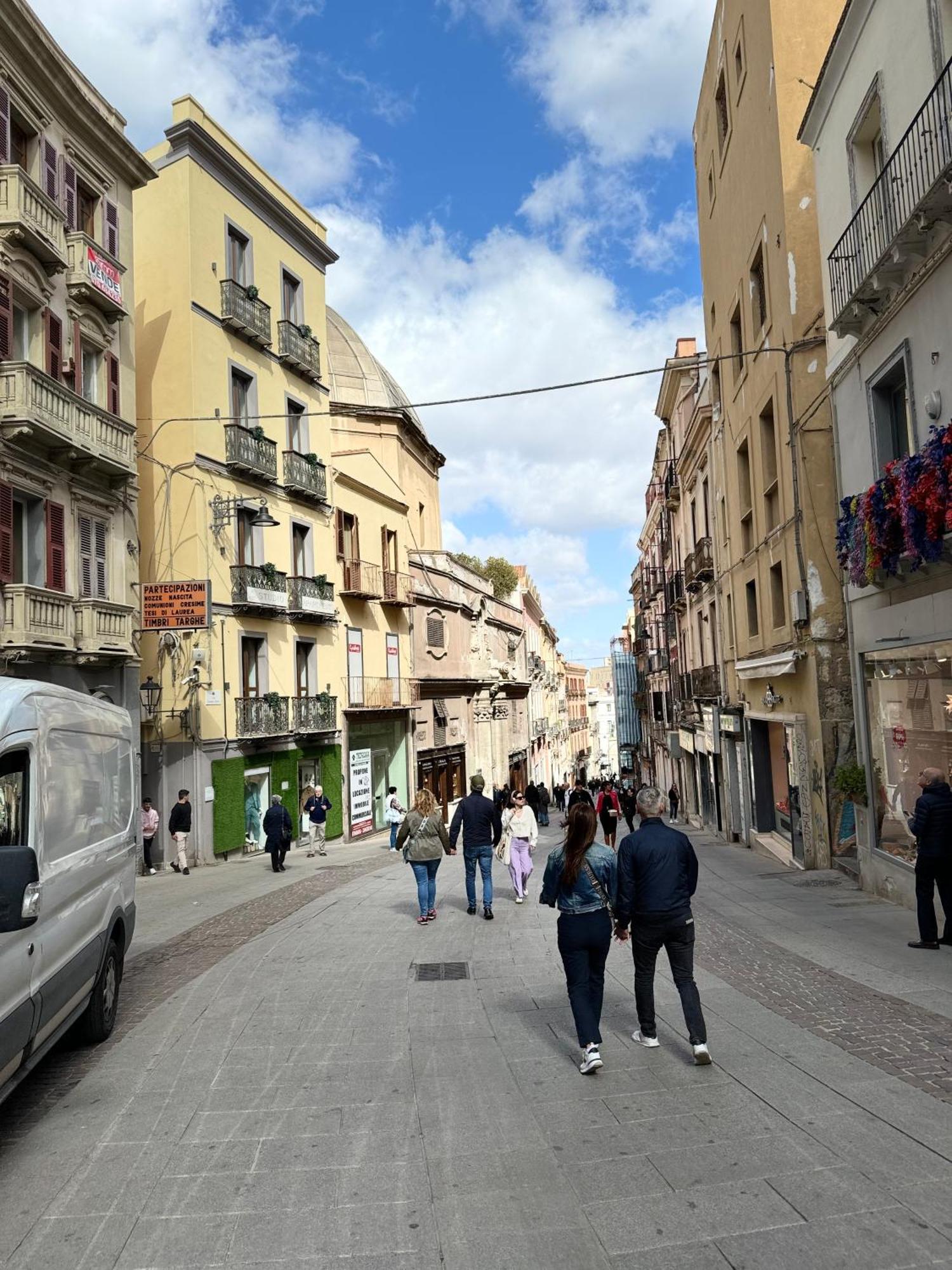 Fl Apartments Nel Corso Cagliari Buitenkant foto